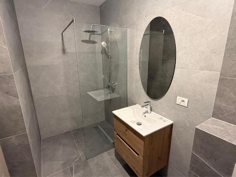 Apartament cu 2 camere semidecomandat, mobilat în UTA