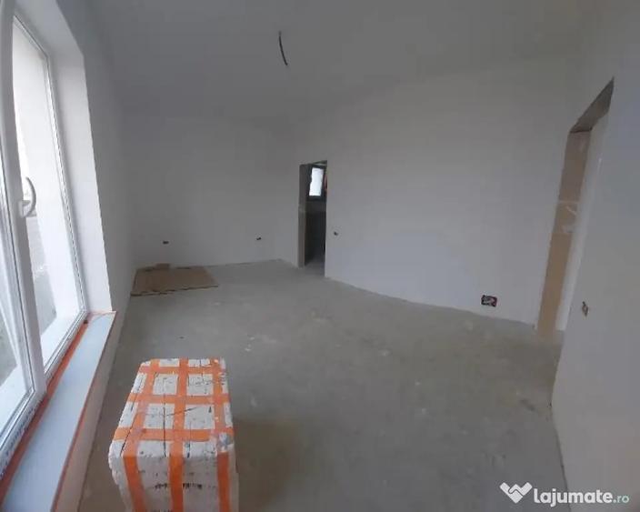 Casă cu 4 camere cu Teren 400 Mp în Vârteju