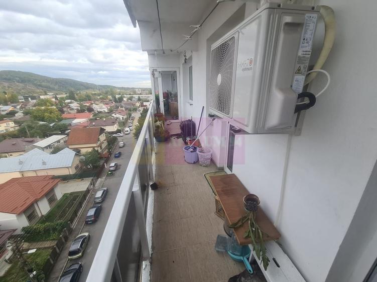 Apartament cu 3 camere decomandat în Cuza