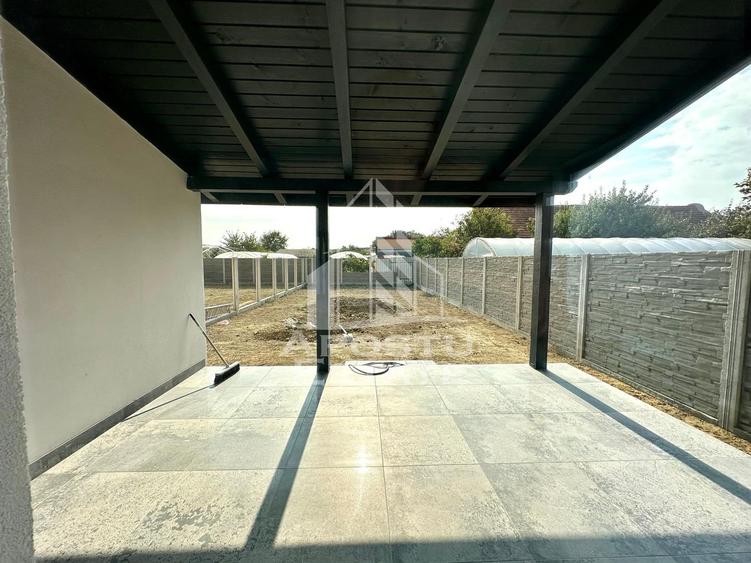 Duplex cu 4 camere cu Canalizare în Utvin