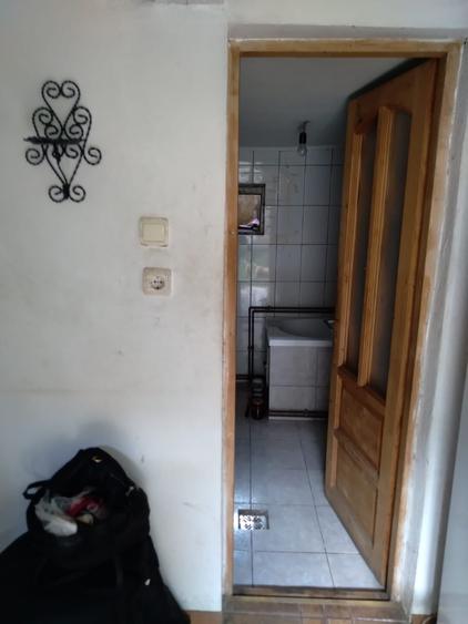 Casă individuală cu 2 camere cu Canalizare în Central