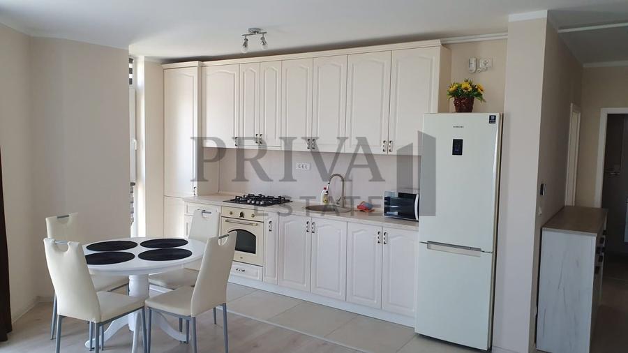 Apartament cu 2 camere decomandat, mobilat în Soarelui