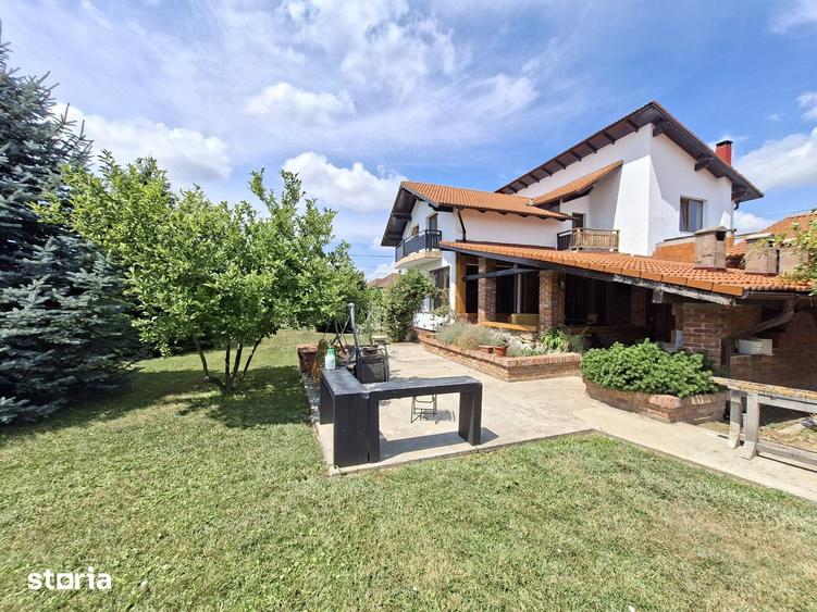 Casă cu 4 camere cu Teren 550 Mp în Mărtinești