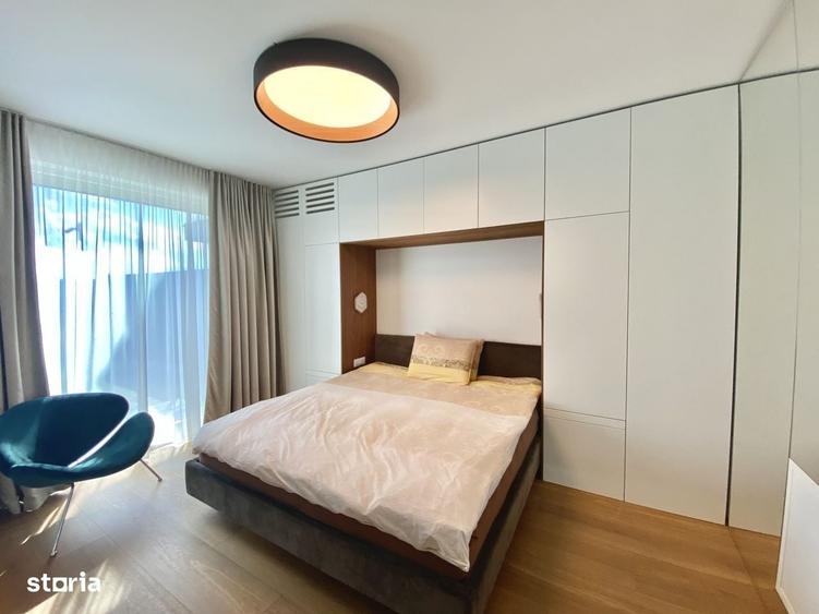 Apartament cu 3 camere semidecomandat în Ciupercenii Noi