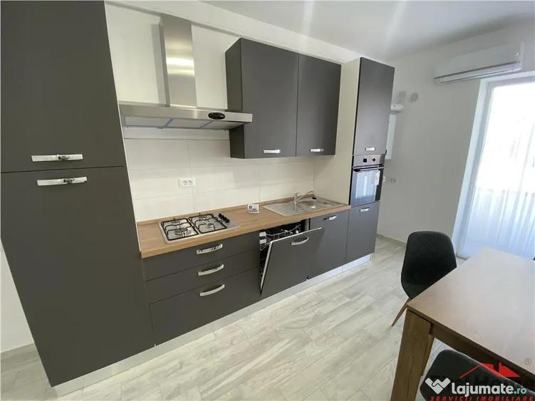 Apartament cu 3 camere decomandat, mobilat în Ultracentral