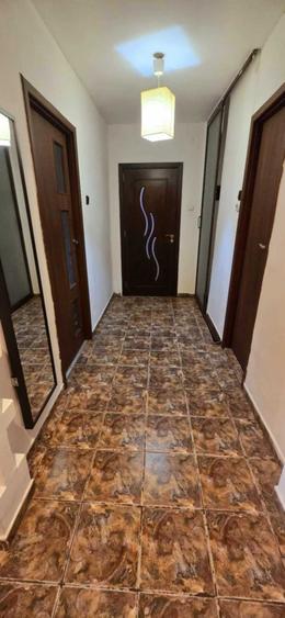 Apartament cu 2 camere decomandat în Moșilor