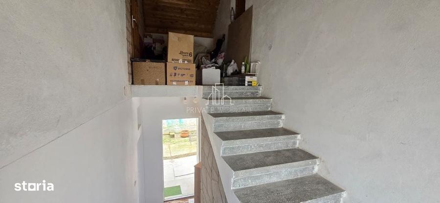 Casă cu 2 camere decomandat în Angofa