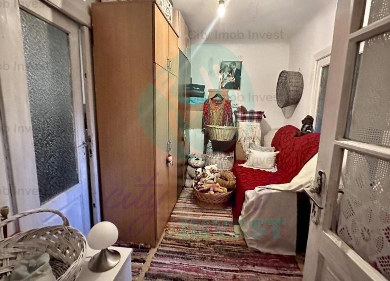 Casă individuală cu 3 camere cu Canalizare în Vitan