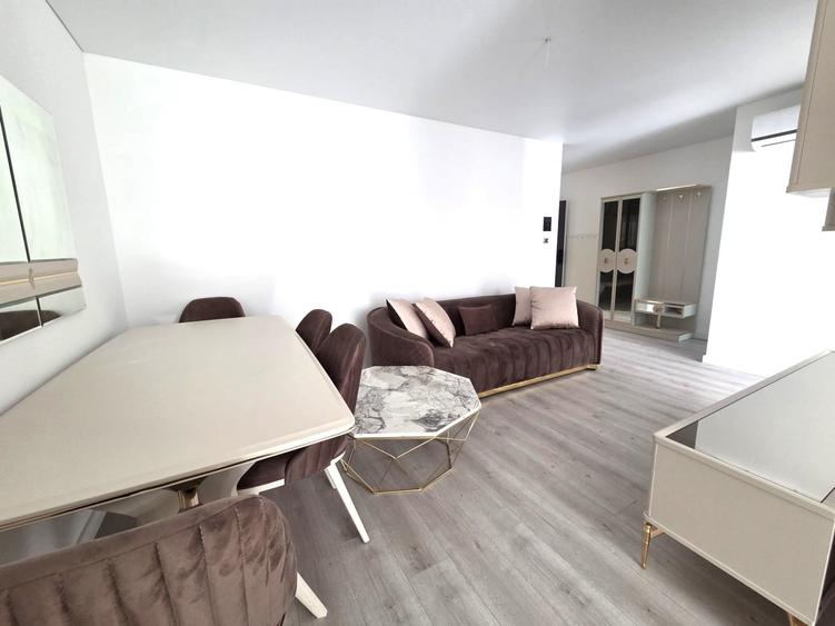 Apartament cu 3 camere semidecomandat, mobilat în Zorilor
