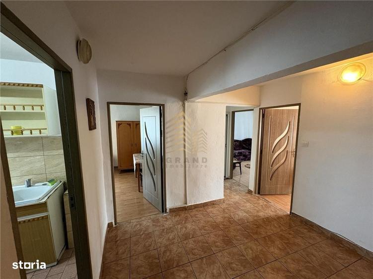 Apartament cu 3 camere decomandat în Central