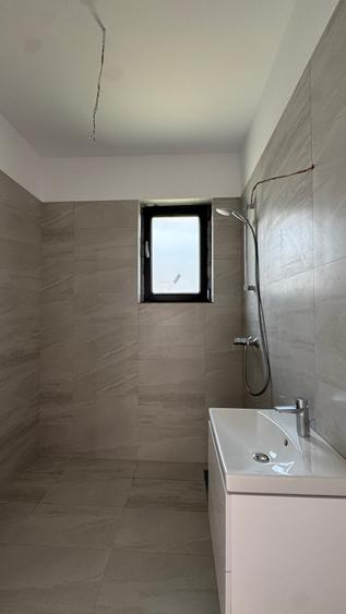 Casă individuală cu 4 camere cu Canalizare în Balotești
