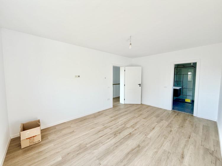 Duplex cu 4 camere cu Canalizare în Moșnița Nouă