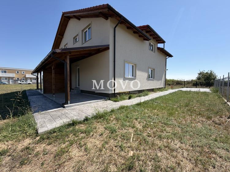 Duplex cu 4 camere cu Canalizare în Moșnița Nouă