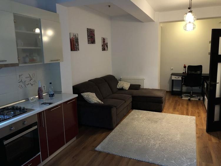 Apartament cu 2 camere decomandat în Vitan