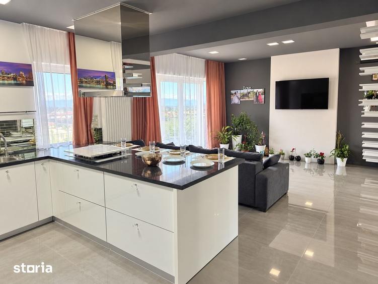 Apartament cu 4 camere semidecomandat în Florești