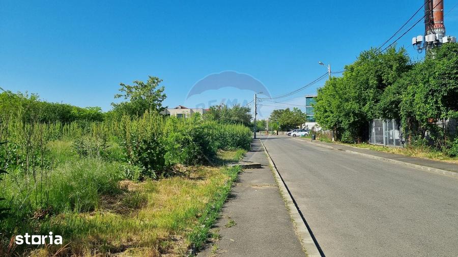 Teren de 2000 mp, în Ion Creangă