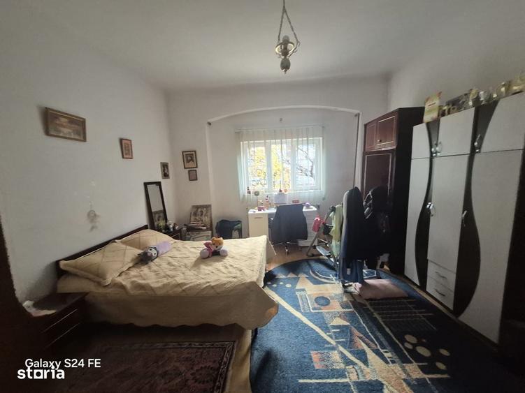 Casă cu 4 camere în Ștefan cel Mare