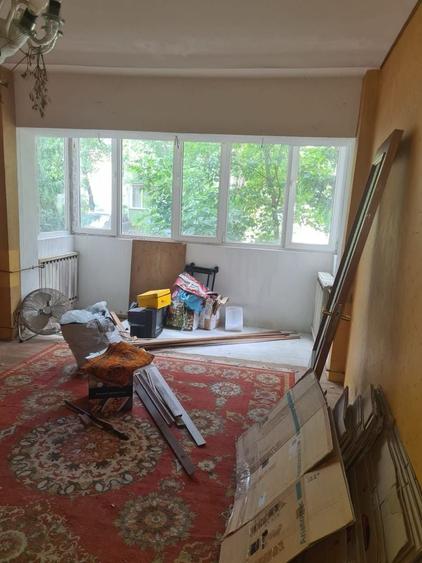 Apartament cu 4 camere decomandat în Aviației