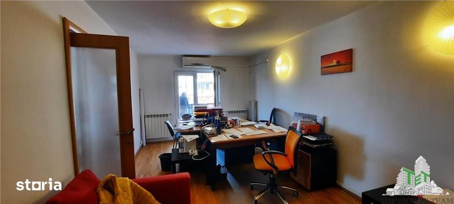 Casă cu 10 camere cu Teren 100 Mp în Grivița