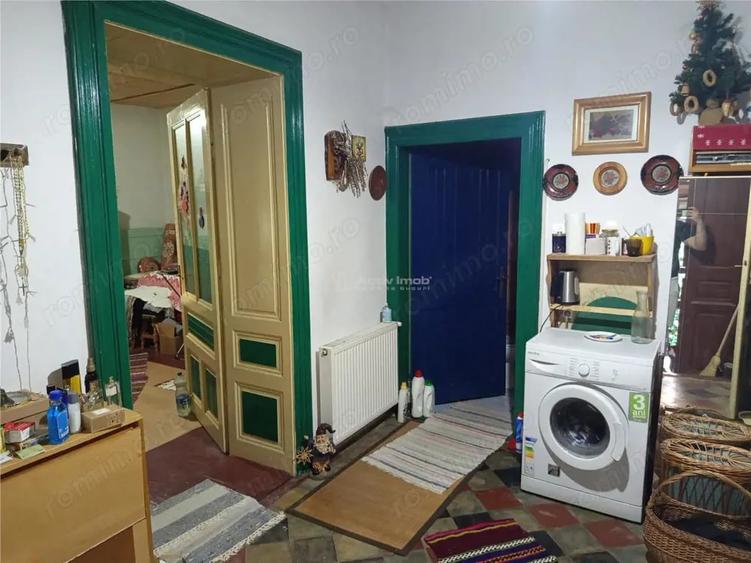 Casă cu Teren 744 Mp în Ilidia