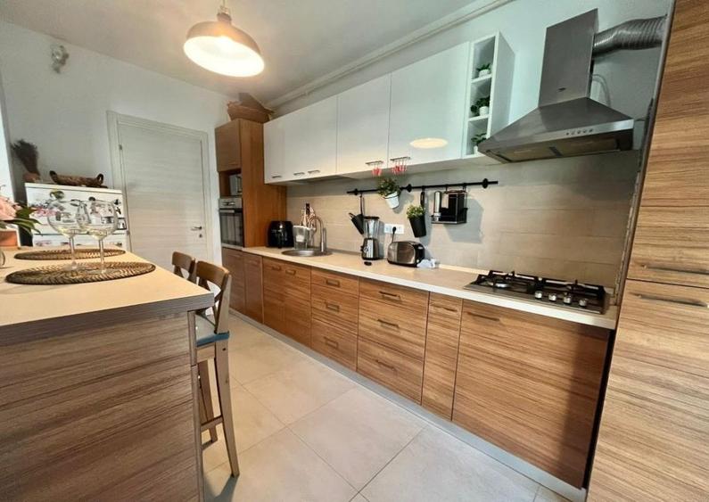 Apartament cu 2 camere decomandat, mobilat în Politehnica