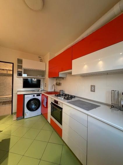 Apartament cu 3 camere decomandat, mobilat în Vitan