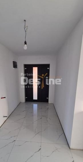 Casă individuală cu 5 camere cu Garaj în Muntenii de Sus