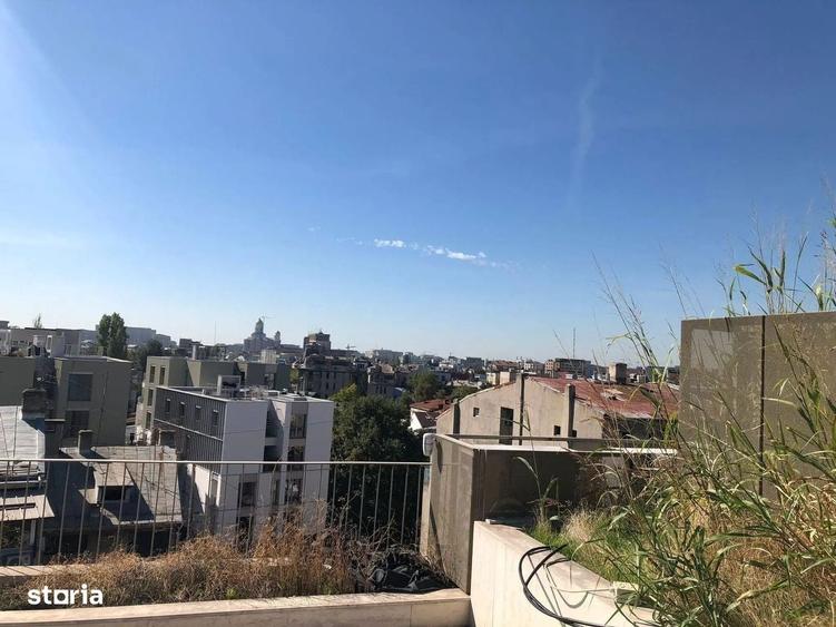 Apartament cu 4 camere, mobilat în Victoriei