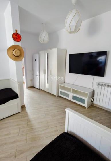 Vanzare 2 camere Mamaia - Sat cu loc de parcare