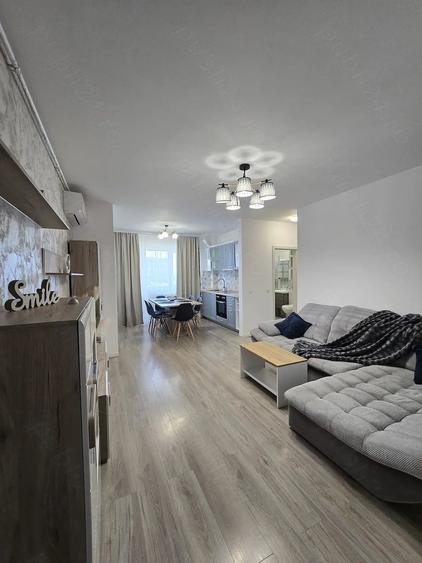 Apartament cu 3 camere decomandat în Exterior Vest
