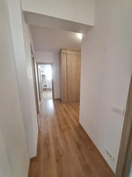Apartament cu 3 camere decomandat în Medicină
