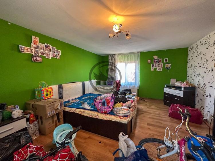 Casă cu 5 camere cu Teren 984 Mp în Blejoi
