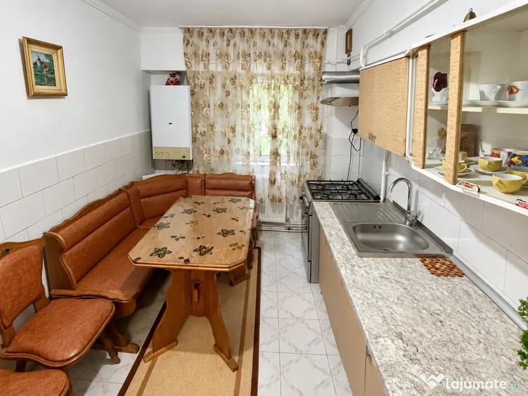 Apartament cu 2 camere decomandat în Traian