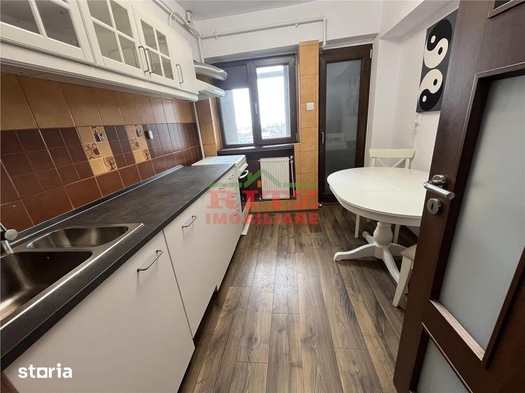 Apartament cu 3 camere decomandat în Crișan