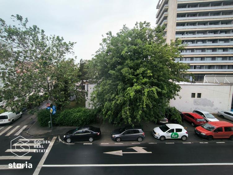 Spațiu comercial, de 80 mp, în Central