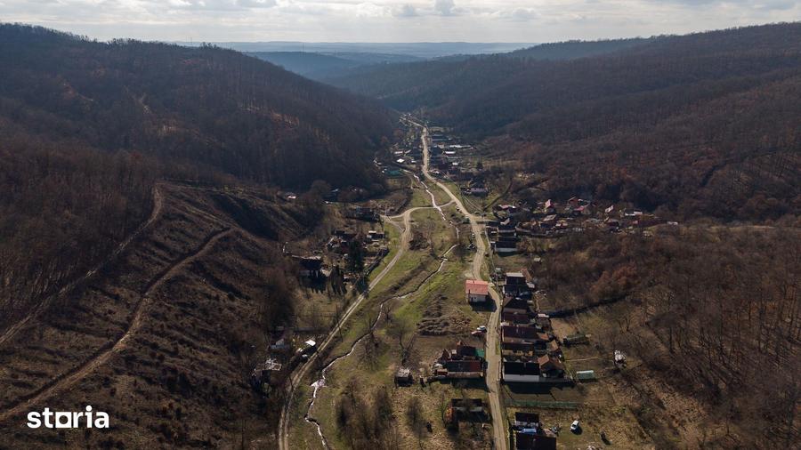 Casă cu 2 camere cu Teren 284 Mp în Central