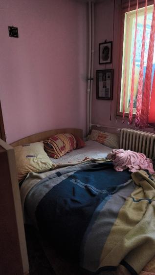 Apartament cu 4 camere semidecomandat în Drumul Taberei