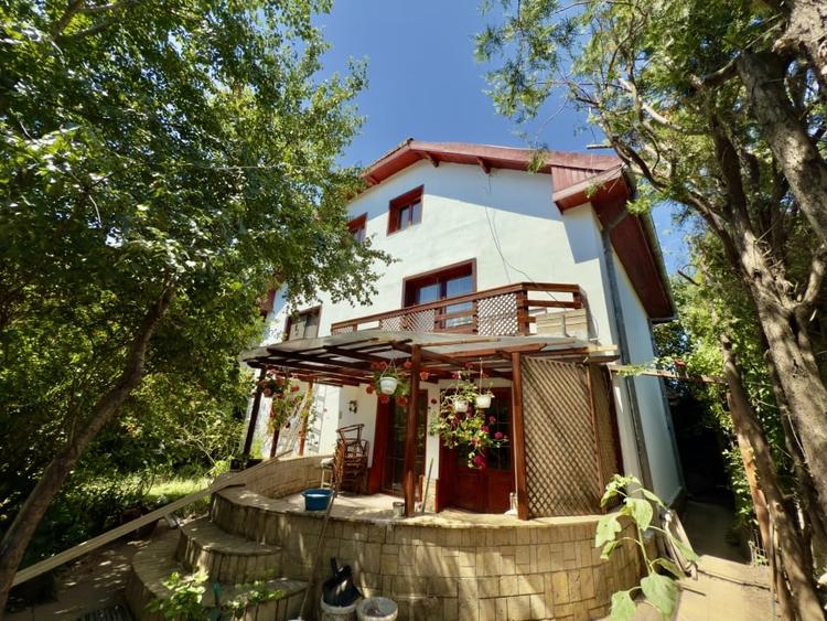 Casă individuală cu 6 camere cu Teren 658 Mp în Agigea