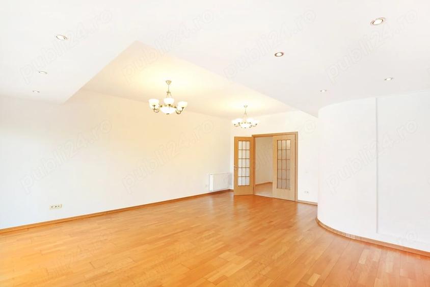 Apartament cu 4 camere decomandat în Herăstrău