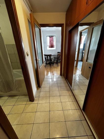 Garsonieră decomandată în Valea Ialomiței