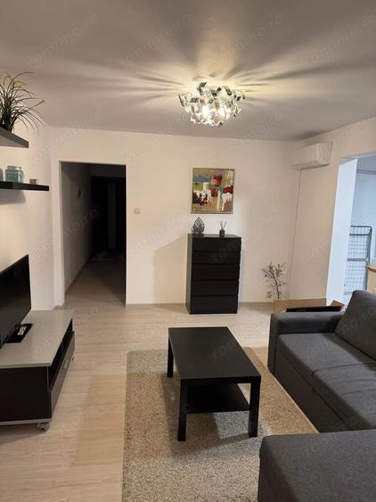 Apartament cu 3 camere semidecomandat în Circumvalațiunii