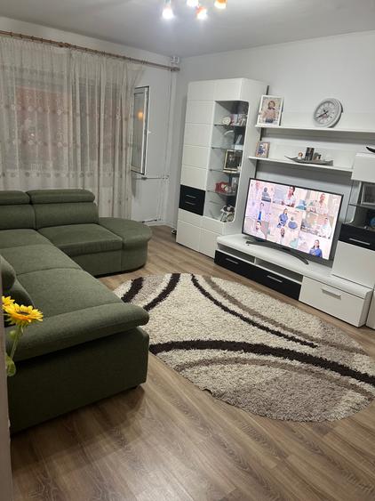 Apartament cu 3 camere decomandat în Iosia