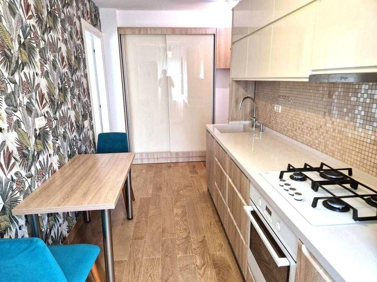 Apartament cu 2 camere decomandat, mobilat în Titan