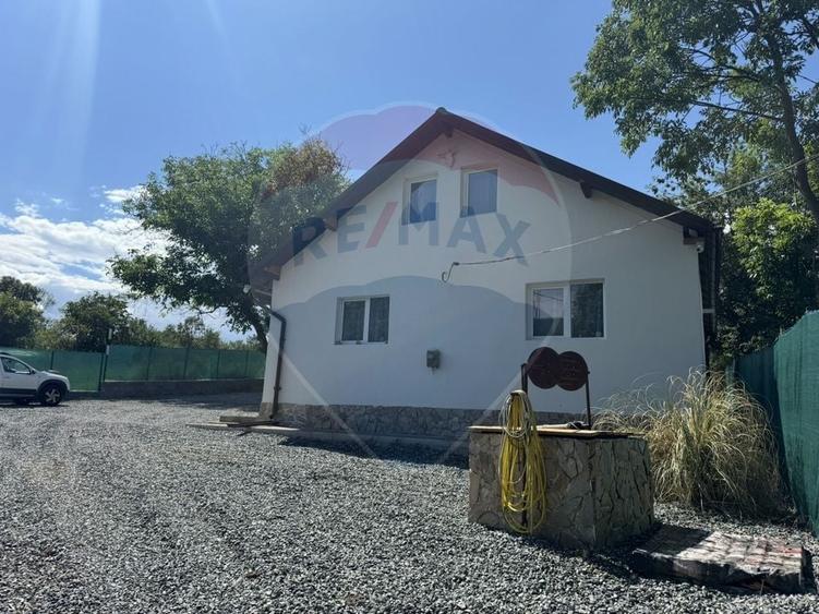 Casă individuală cu 6 camere cu Teren 2800 Mp în Livada (Petreștii de Jos)