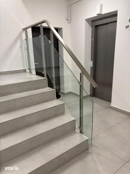 Garsonieră în Vest