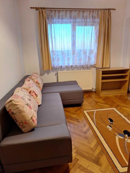 Apartament cu 4 camere decomandat în Ștrand