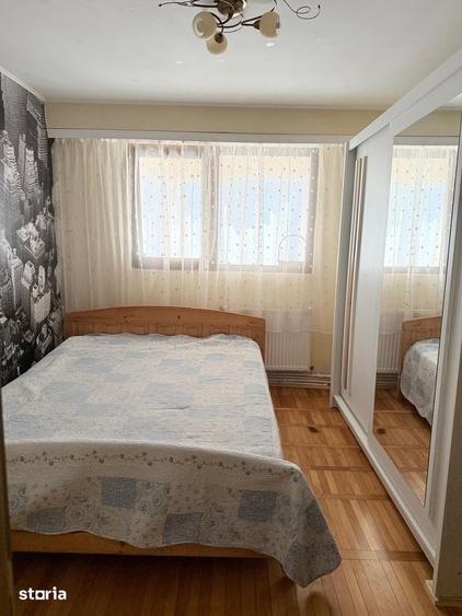 Apartament cu 4 camere decomandat în Siderurgiștilor