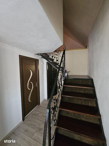 Casă cu 4 camere cu Teren 300 Mp în Central