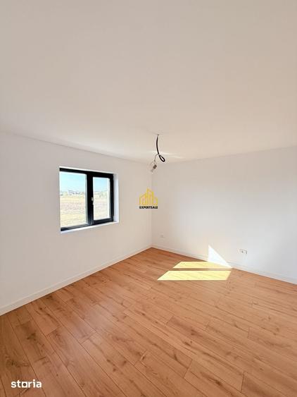 Casă cu 4 camere cu Teren 330 Mp în Clinceni