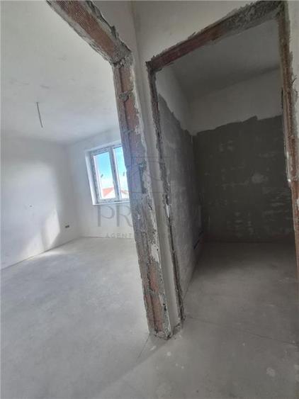 Duplex cu 5 camere cu Canalizare în Moșnița Nouă